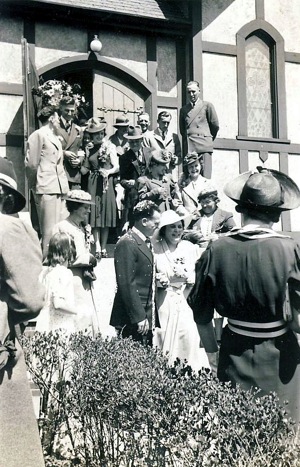 Mitchell Wedding May1939.JPG